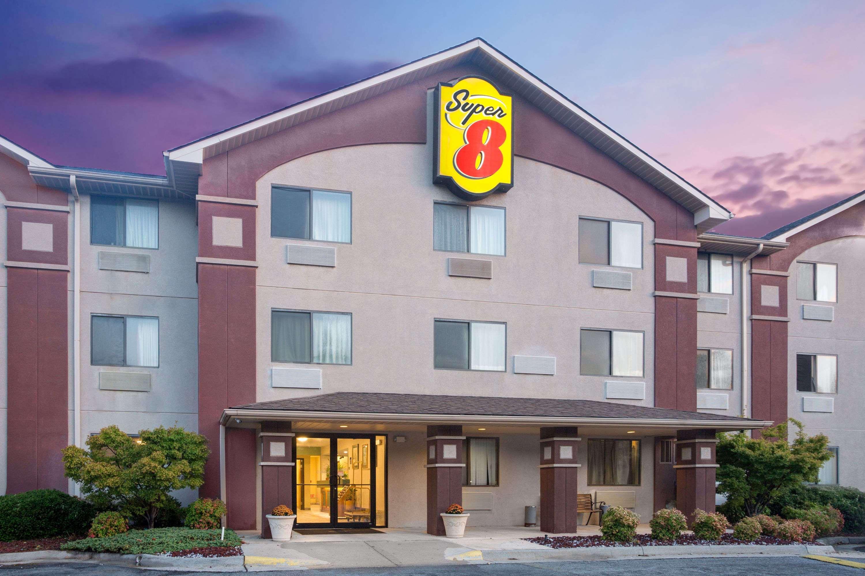 Super 8 By Wyndham Lynchburg Va Hotel Екстериор снимка