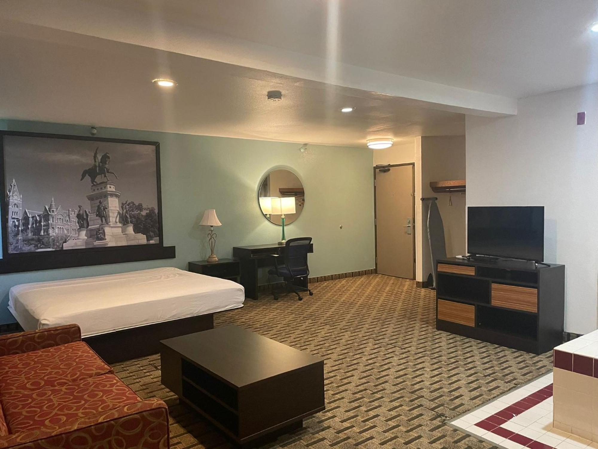 Super 8 By Wyndham Lynchburg Va Hotel Екстериор снимка