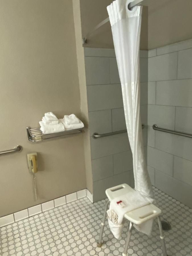Super 8 By Wyndham Lynchburg Va Hotel Екстериор снимка