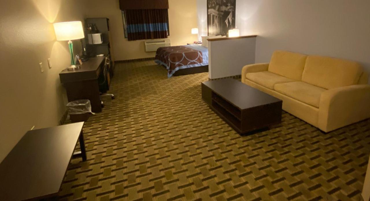 Super 8 By Wyndham Lynchburg Va Hotel Екстериор снимка