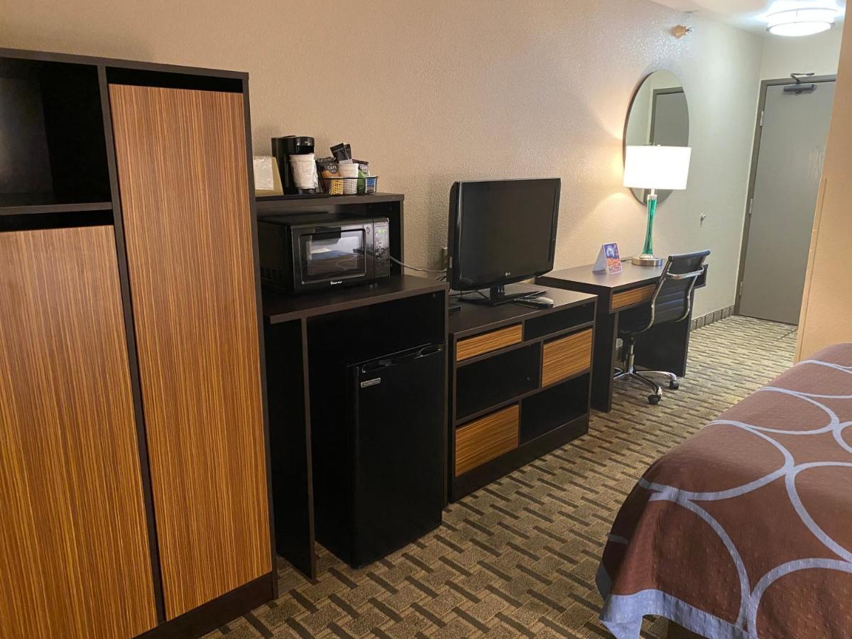 Super 8 By Wyndham Lynchburg Va Hotel Екстериор снимка