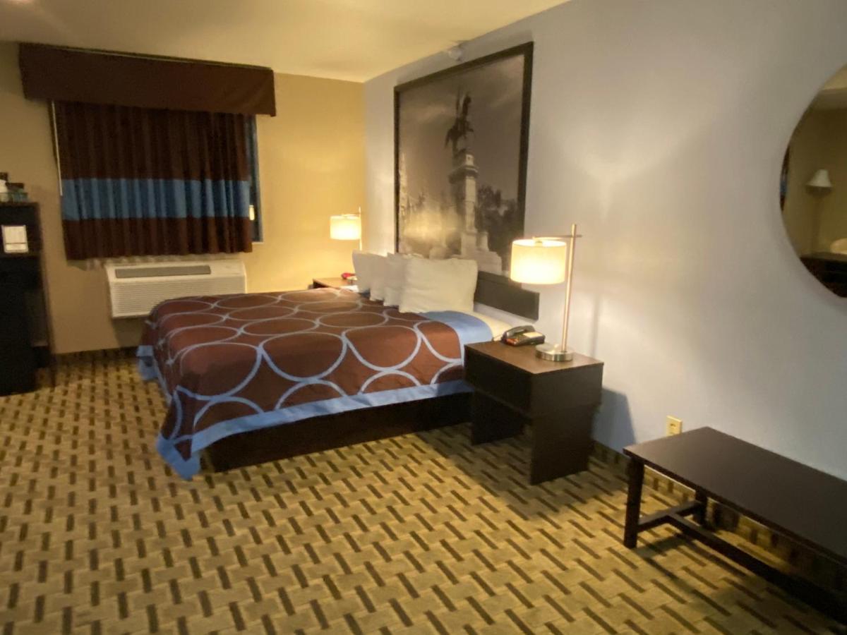 Super 8 By Wyndham Lynchburg Va Hotel Екстериор снимка