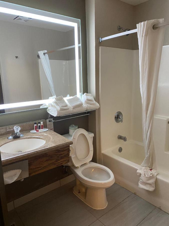 Super 8 By Wyndham Lynchburg Va Hotel Екстериор снимка