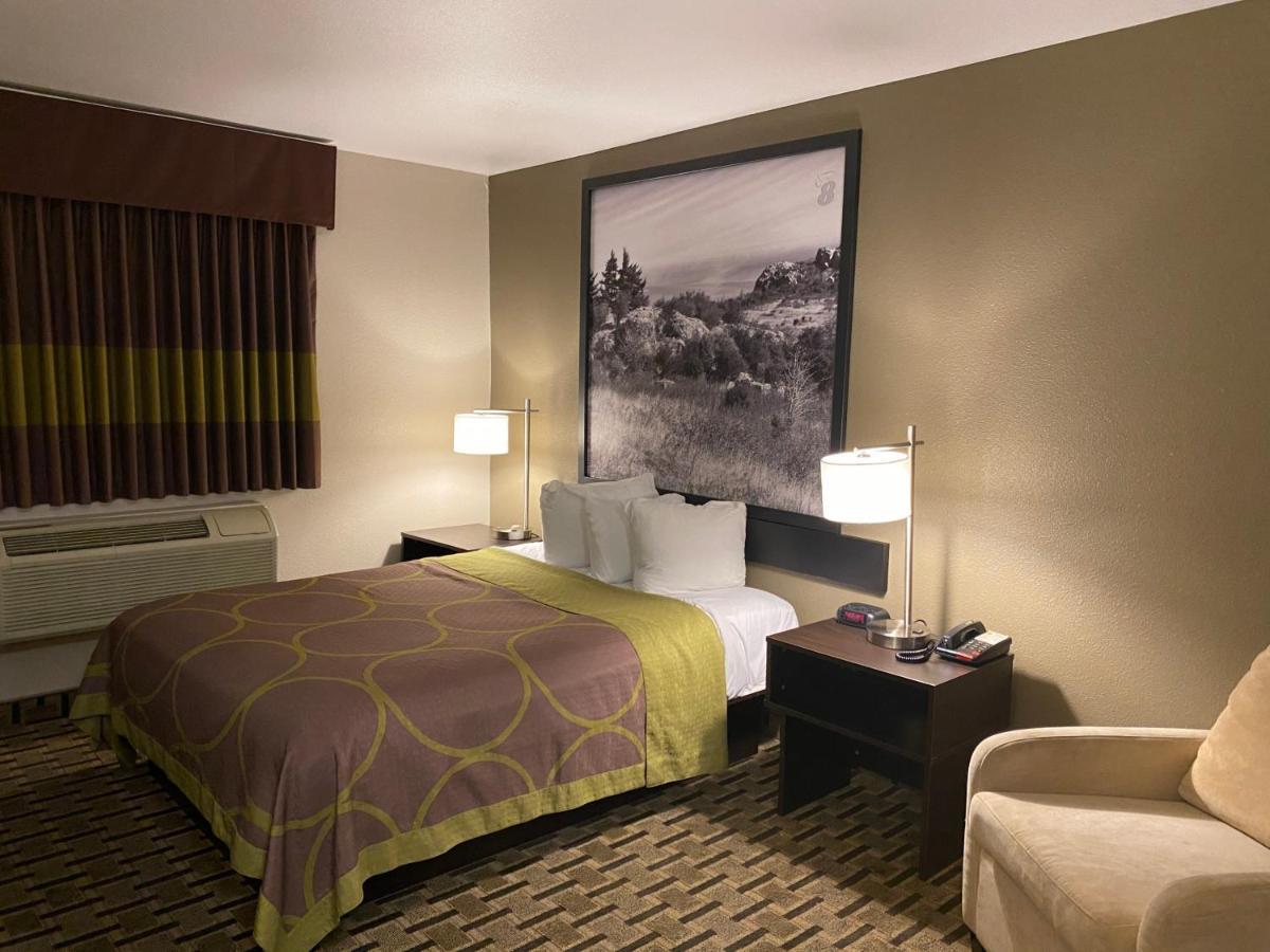 Super 8 By Wyndham Lynchburg Va Hotel Екстериор снимка